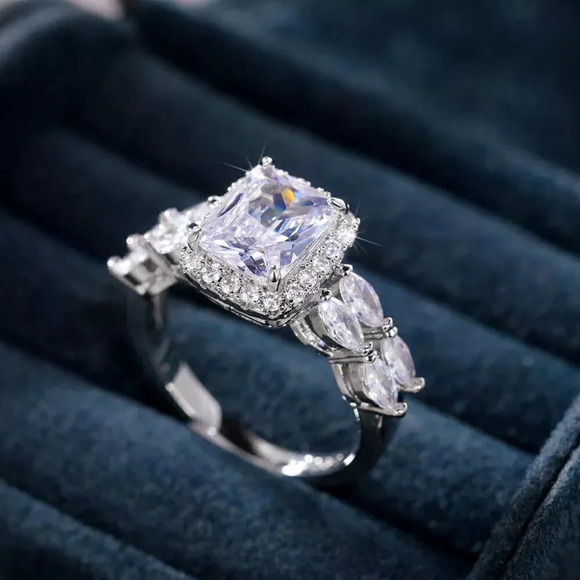 Jewelry - 925 Silver Plated CZ High Quality Proposal Noble Ring, MLNN1171